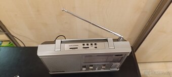 retro radio Grundig Yacht Boy 700 - 8