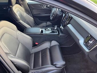 Volvo V60 R-Design Ed. Black T8 AwD - 8