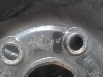 Disky VW, zimní Hankook Winter ICept Evo2 SUV, 215/65/17, 4 - 8