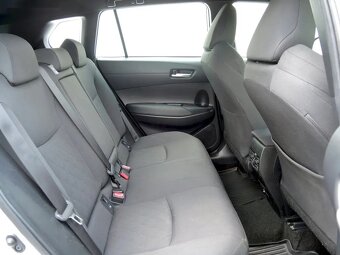 Toyota Corolla Cross, Comfort Business 2,0 Hybrid 4x 1 - 8