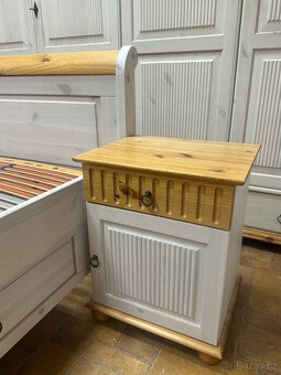 Celomasivní ložnice Gustav, velká skříň, antik - 8