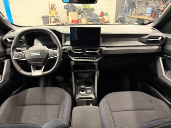 Dacia Duster III E-Tech Hybrid 1.6 l 69 kW - 8