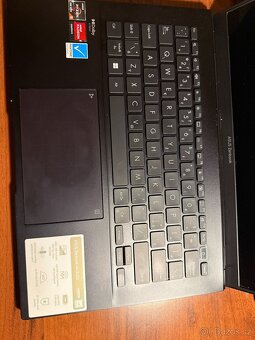 Asus Zenbook 14" OLED - 8