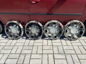 Poklice kryty kol Mercedes 16” - Zamluveno - 8
