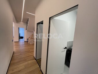 Dvojdům, novostavba a rekonstruovaný RD, 2x 200m2, pozemek 7 - 8