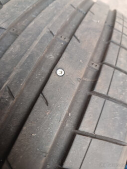 Samozacelující letní pneu značky Hankook Ventus S1evo 235/55 - 8