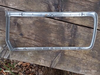 Zadní světlo a chrom rámečky BMW E12. - 8