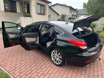 Hyundai i40 1.7CRDI 100KW,MAX VÝBAVA,2xALU - 8