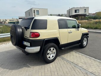 Toyota FJ Cruiser bez koroze, skvělý originální stav - 8