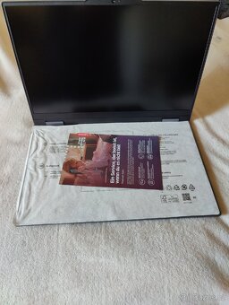 Nový herní notebook Lenovo LOQ 17 z rtx 5070 - 8