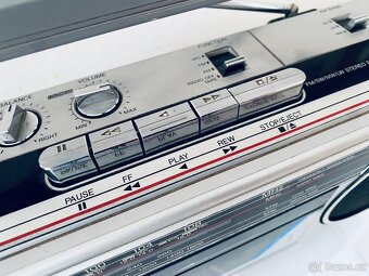 Radiomagnetofon Toshiba RT-8035, rok 1986 - 8