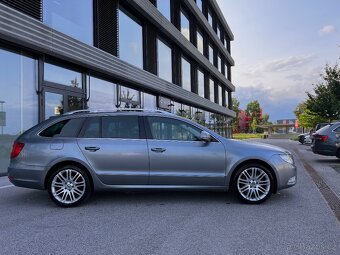 ŠKODA SUPERB 2 COMBI 2.0TDI DSG F1 4X4 2012 - 8