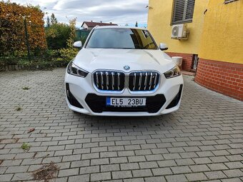 PRODÁM BMW iX1 xDRive30,1.MAJ,M-PAKET ZÁRUKA DO 11/2026 - 8