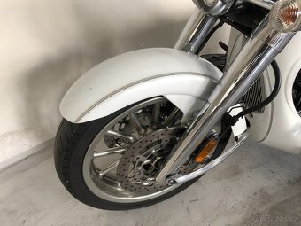 Yamaha XV 1900 Midnight Star - 8