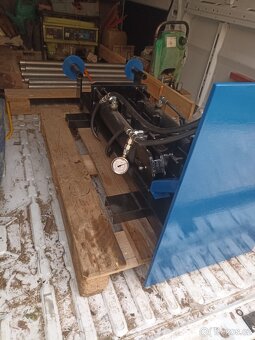 Hydraulický zemní protlak - 8