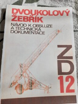 Dvoukolový výsuvný žebřík ZD-12 - 8