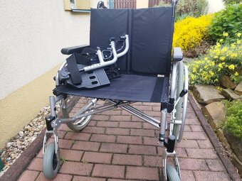 Invalidní vozík rozšířený s vysokou nosností - 8