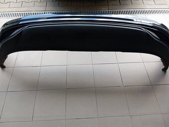 Prodám zadní náraznik Audi q8 - 8