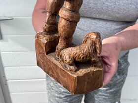 Myslivec s jezevčíkem dřevěná socha dřevořezba - 8