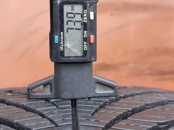 Celoroční Goodyear 235/50/18 - 8
