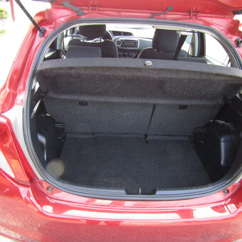 Toyota Yaris, 1,0i 51kw, BENZÍN, 2012, STK 4/2027 - 8