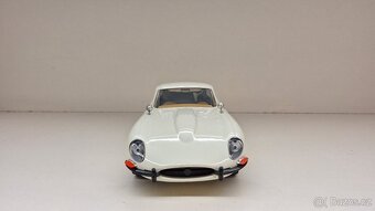 1:18 JAGUAR E COUPE, k - 8