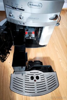 Automatický kávovar DeLonghi Magnifica - 8