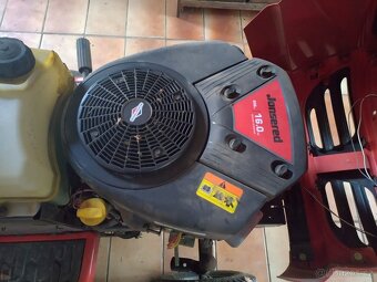 Sekací traktor Jonsered - 8