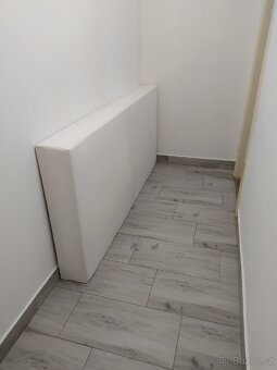 Matrace na dřevěném rámu 200
x 90
- 8