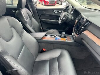 2023 Volvo XC60 B5 Plus Bright Theme AWD 2.0 - 8