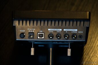 Elektronické bicí Alesis nitro max s přidaným tomem a crahem - 8