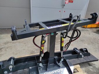 Hydraulická gumová stěrka pro shrnovaní a vyhrnovaní - 8