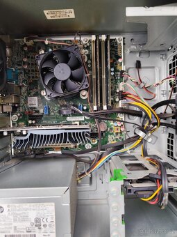 Herní počítač + monitor | GT 1030, SSD, RAM 8 GB - 8