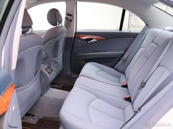 Mercedes-Benz Třídy E 2,7 270CDI 130kW Elegance (2003) - 8