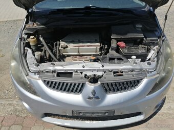 Mitsubishi Grandis 2.4B - 8