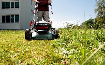 METABO Akumulátorová sekačka s 2 x aku a nabíječkou - 8