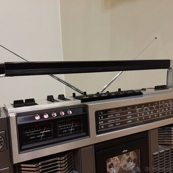 Radiomagnetofon - 8