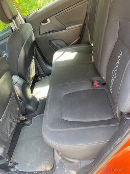 Prodám: Kia Sportage ,2012,NEMÁ TP , poškozený VIN - 8