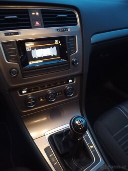 Prodám Volkswagen golf VII lounge 1.2tsi - 8