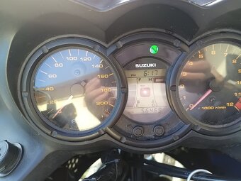 Suzuki V-Strom Dl650 - 8