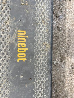 Elektrokoloběžka segway ninebot - 8