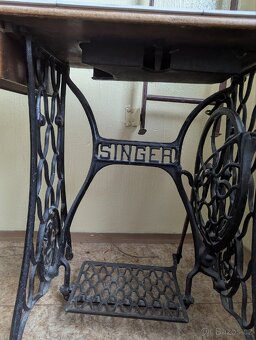 Stolek z šicího stroje - 8