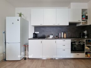 Pronájem prostorného bytu 2+kk, 48 m2 v novostavbě bytového  - 8