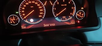 BMW F11 520Xd - 8