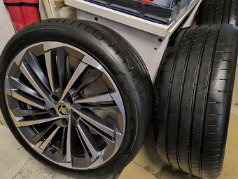 ALU kola Škoda Superb 3 5x112 r19 Originál, pneu ZÁNOVNÍ 99% - 8