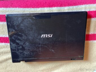 3 x notebook + 3 x tablet na ND - 8