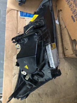 XENONY FORD FOCUS 1 Original - 8