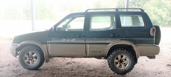 Nissan terrano 2 - 8