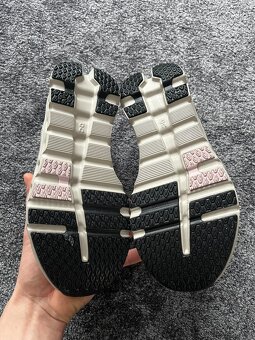 on Running model Cloudrunner 2 vel 38,5 - 8