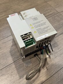 Frekvenční měnič Mitsubishi E500 + RFI filtr Schaffner - 8